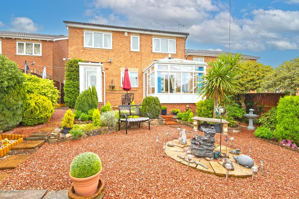 Property photo 3 of 27