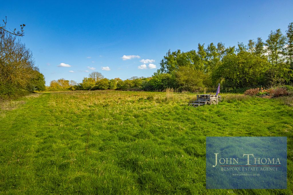 Additional image 36 of 6 bed property to rentMarshalls Barn, Woodside, Epping CM16