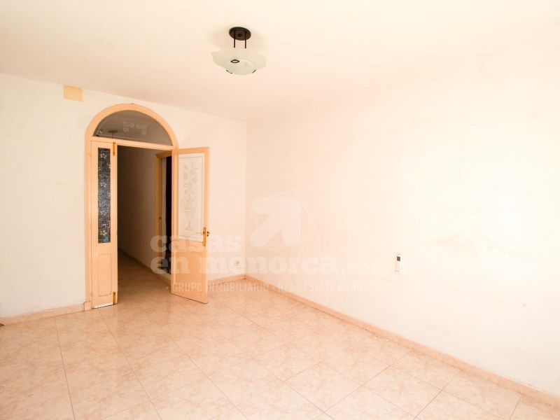 Property photo 2 of 39
