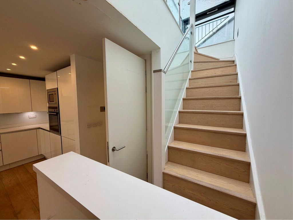 Property photo 3 of 14 Photo 2