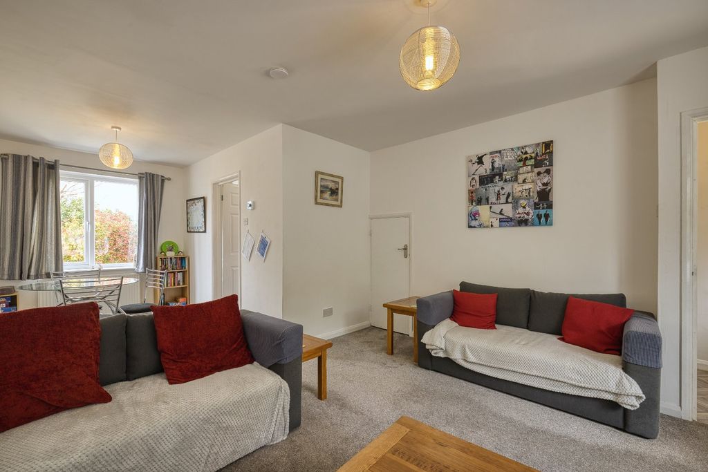 Property photo 2 of 12 Picture 2