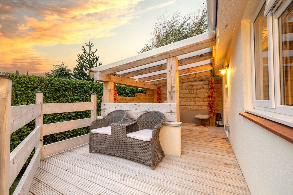 Property photo 2 of 25 Picture No. 28