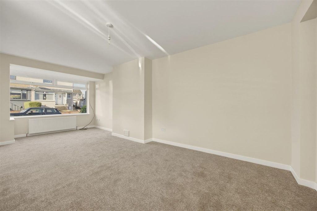 Property photo 3 of 20 08-14_Bardrill_Drive_Bishopbriggs_006.Jpg