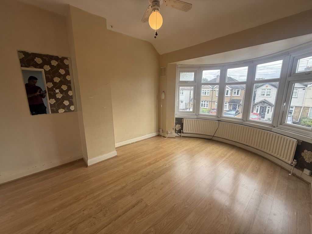 Property photo 2 of 11 Gallery