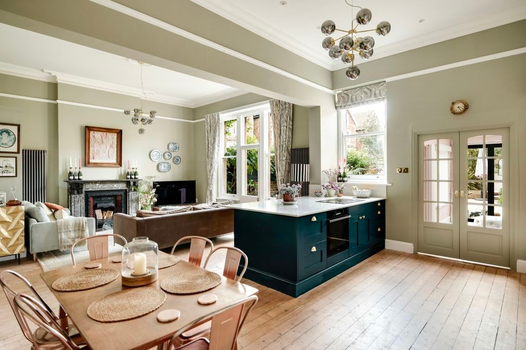 Property photo 1 of 20 Kitchen/Dining Area