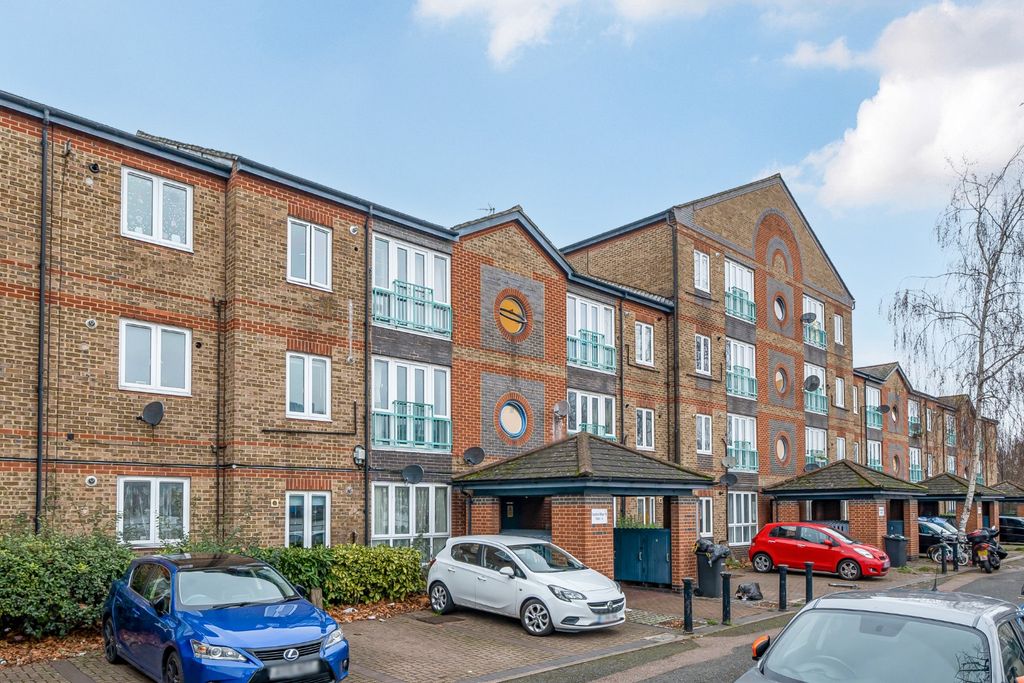 Property photo 1 of 16 4740811