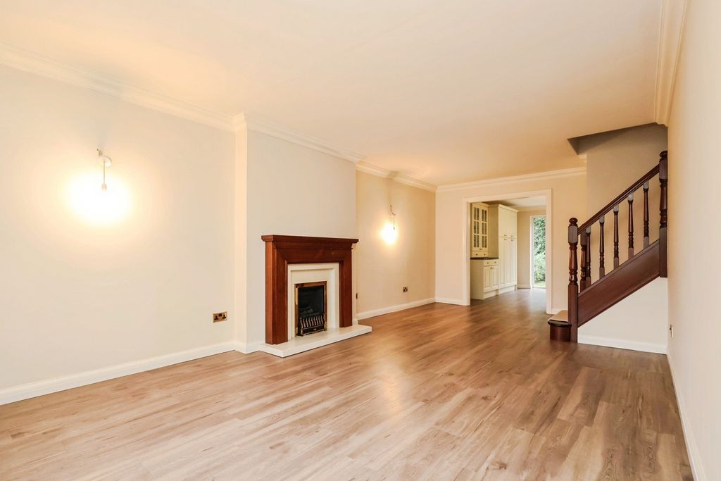 Property photo 3 of 28 Pbox-Img.Jpg