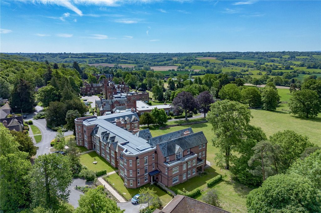 Property photo 2 of 30 Drummond Hall