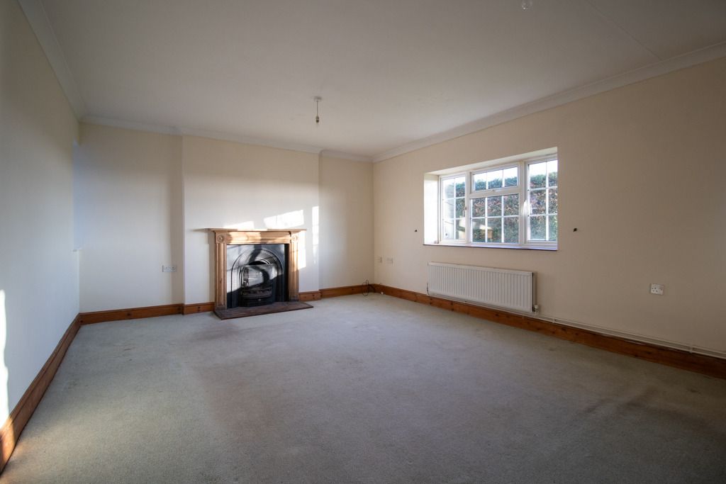 Property photo 2 of 20 4588503