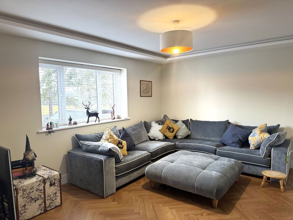 Property photo 3 of 21