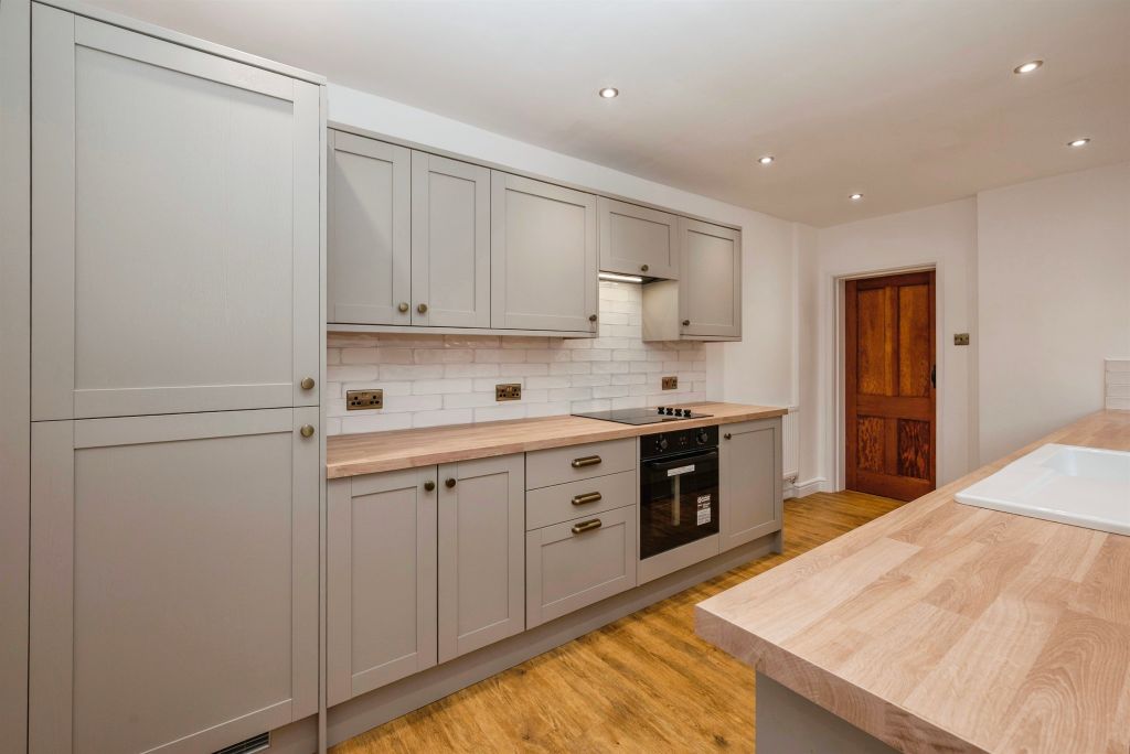 Property photo 2 of 24