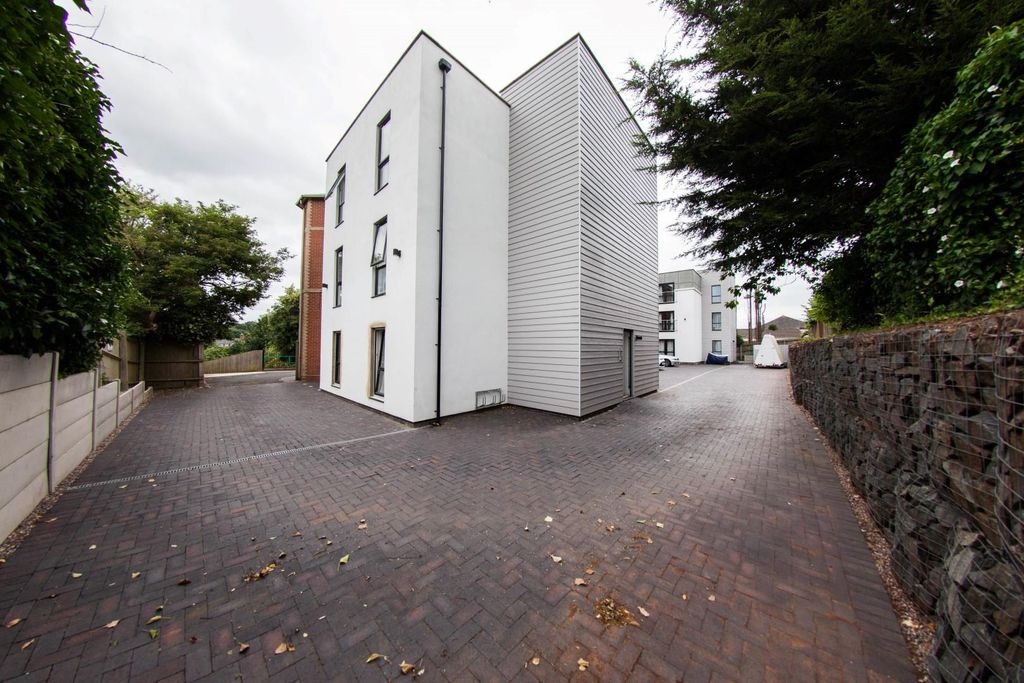 Property photo 1 of 31 Img_6358 (Large).Jpg