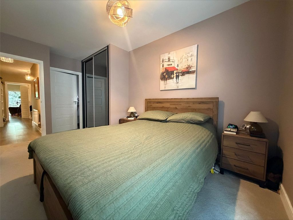 Property photo 1 of 25 Picture No. 17