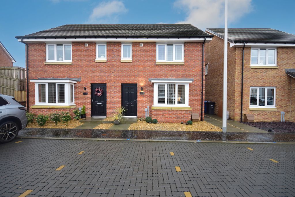 Property photo 1 of 23 3 Bed Semi-Detached House For Sale Mackay Place, Wishaw ML2