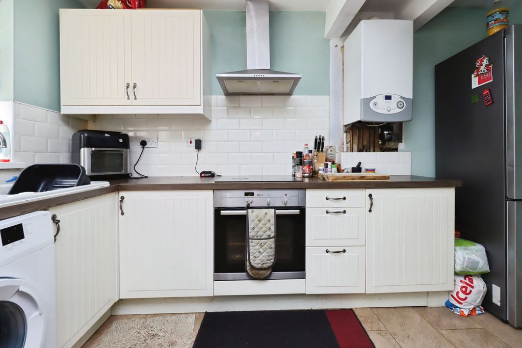 Property photo 3 of 15