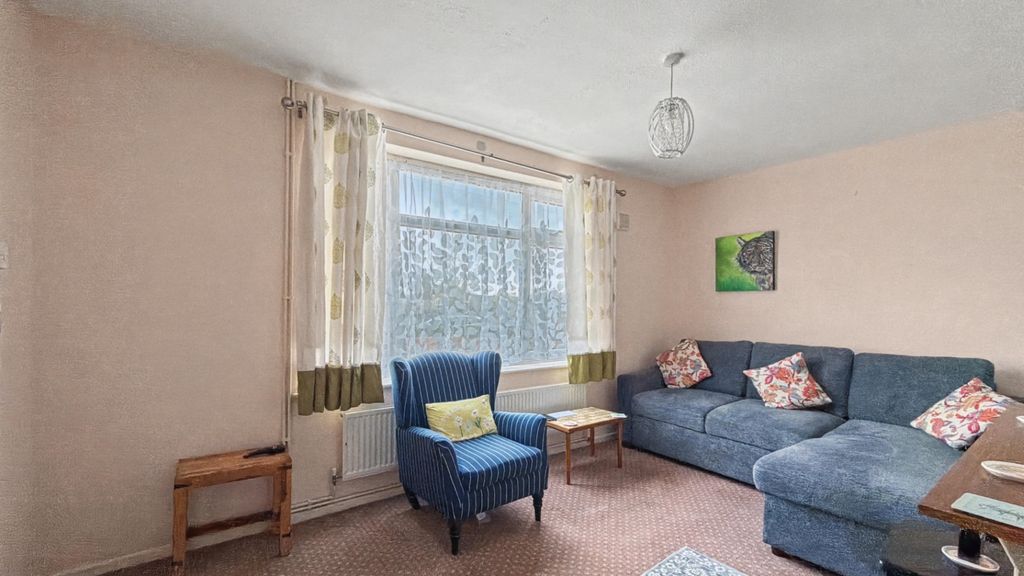 Property photo 3 of 11 4144062