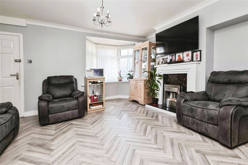 Property photo 3 of 17 Picture No. 12