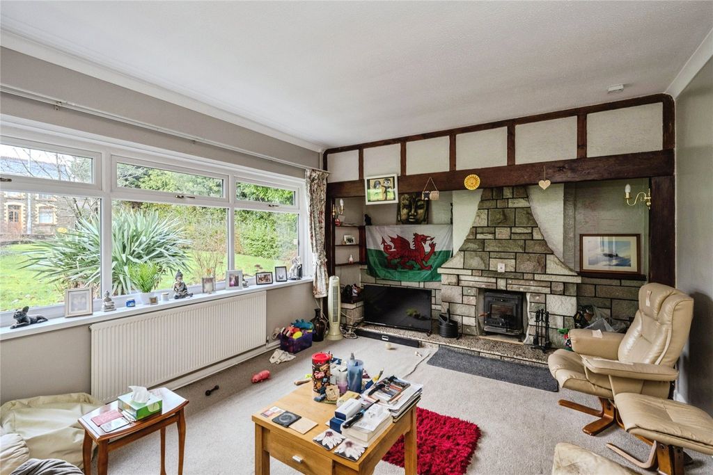 Property photo 3 of 21 Picture No. 05