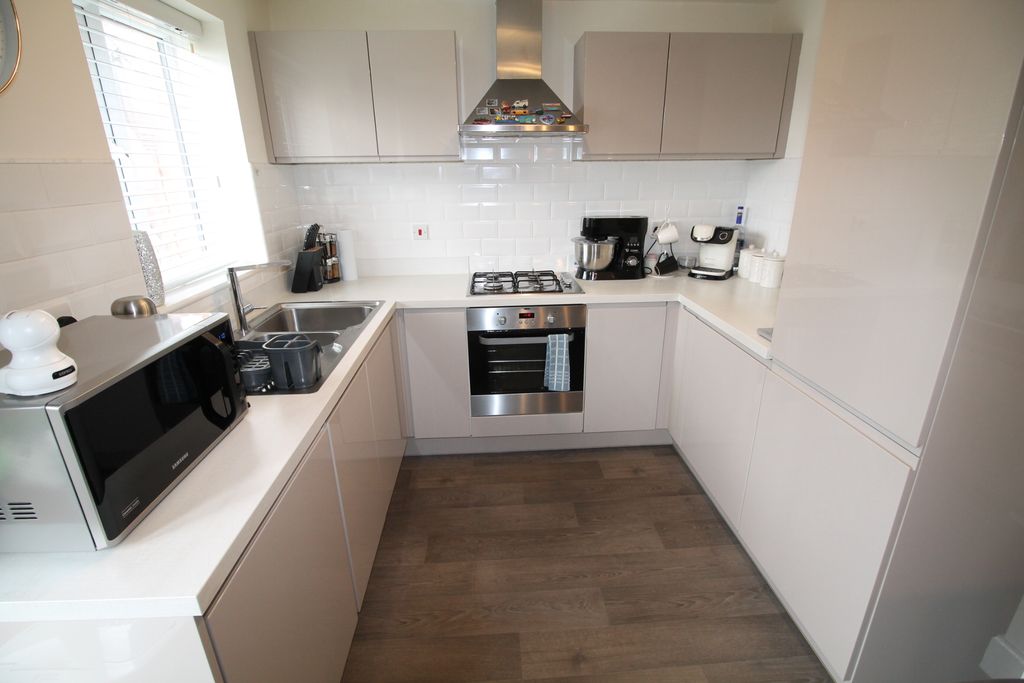 Property photo 3 of 15 Img_0201