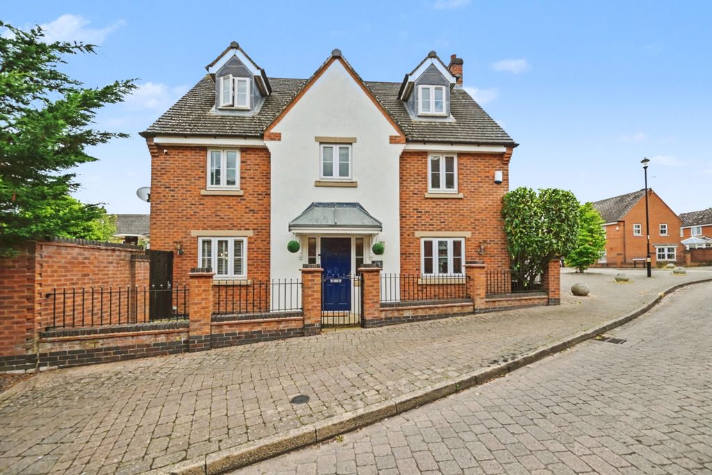 Property photo 1 of 24