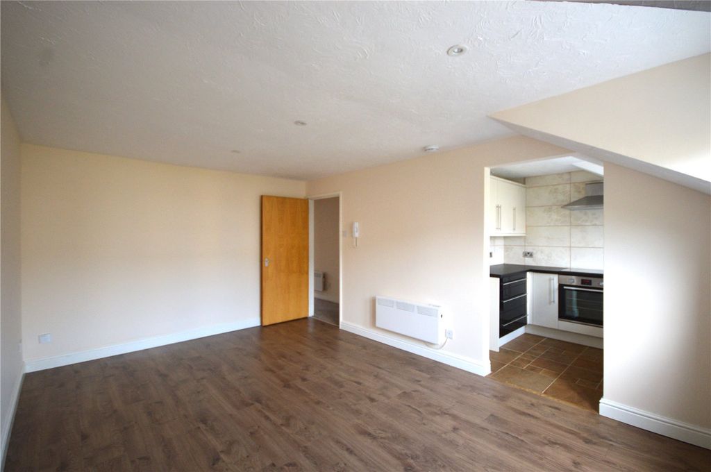 Property photo 2 of 8 Picture No. 10