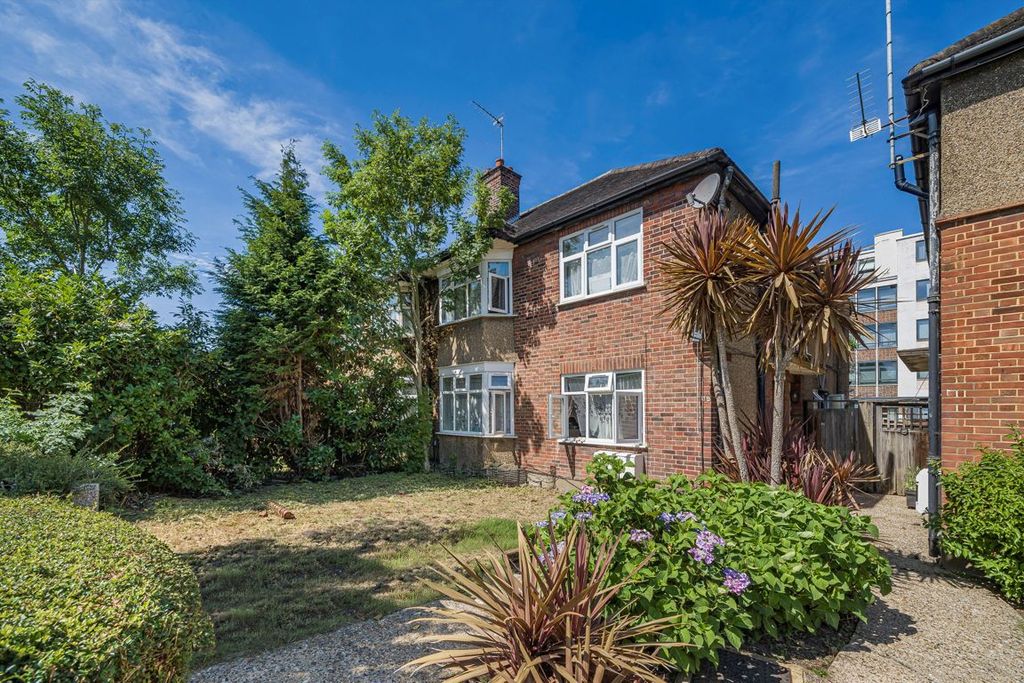 Property photo 1 of 8