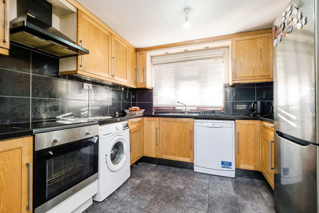 Property photo 2 of 17 Pbox-Img.Jpg