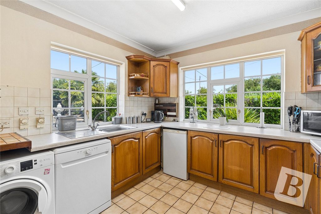 Property photo 2 of 26 Kitchen
