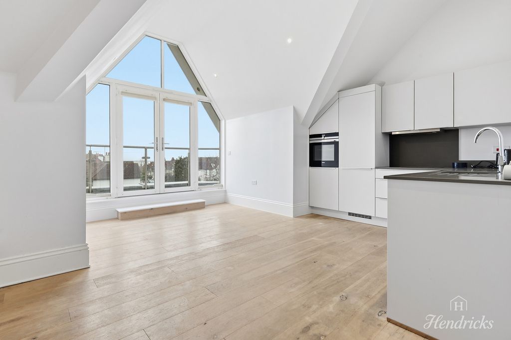 Property photo 3 of 24