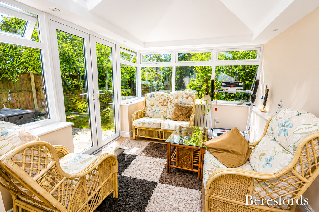 Property photo 3 of 11 Conservatory