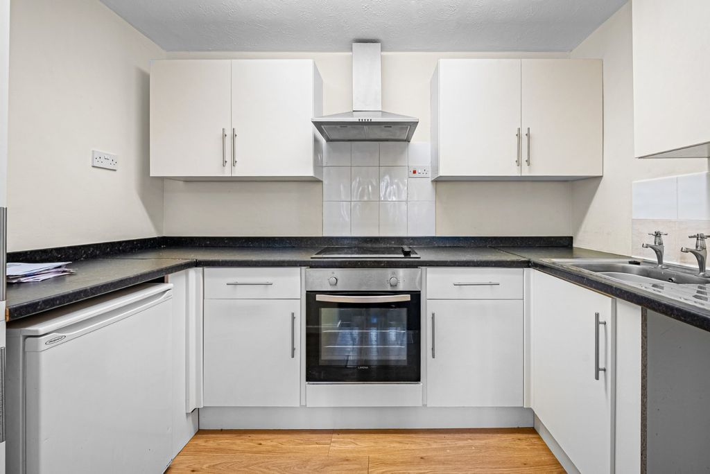 Property photo 3 of 10 Picture No. 05