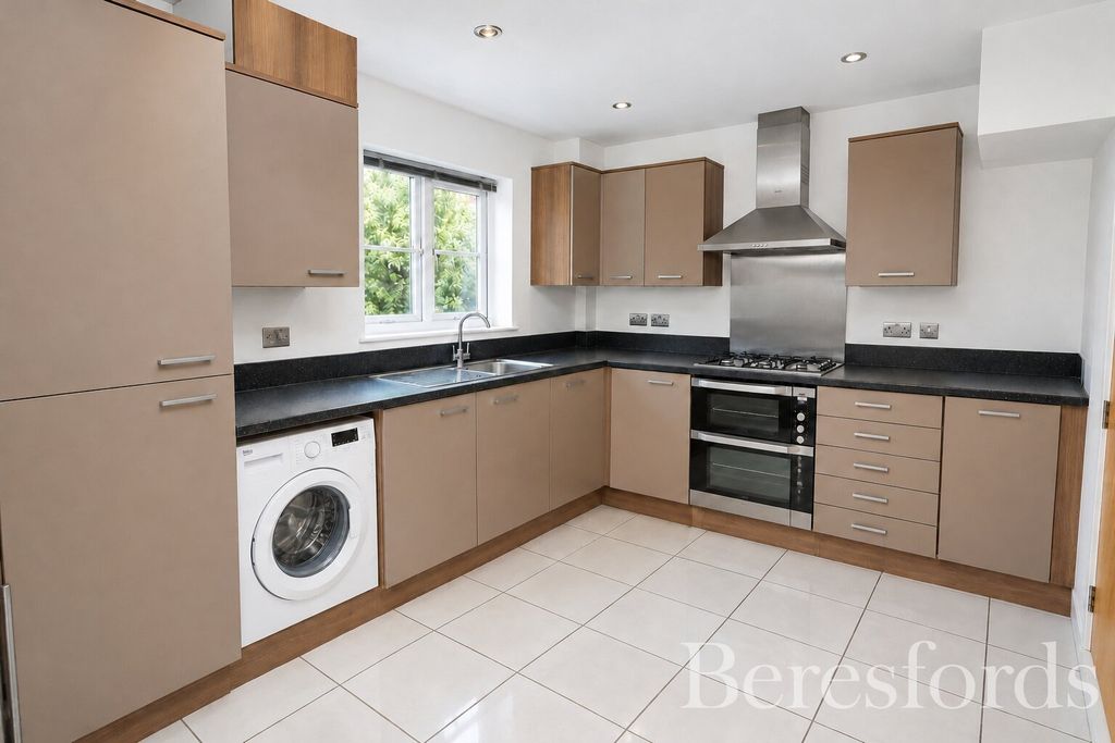 Property photo 3 of 13 Kitchen