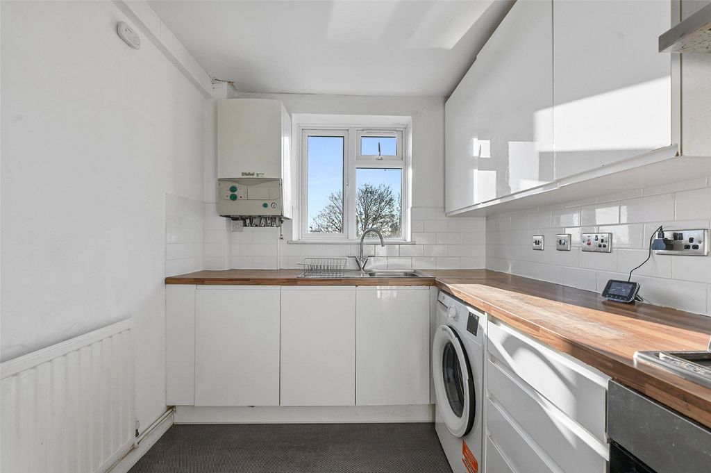 Property photo 3 of 15 Kitchen