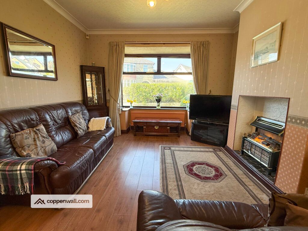 Property photo 2 of 32