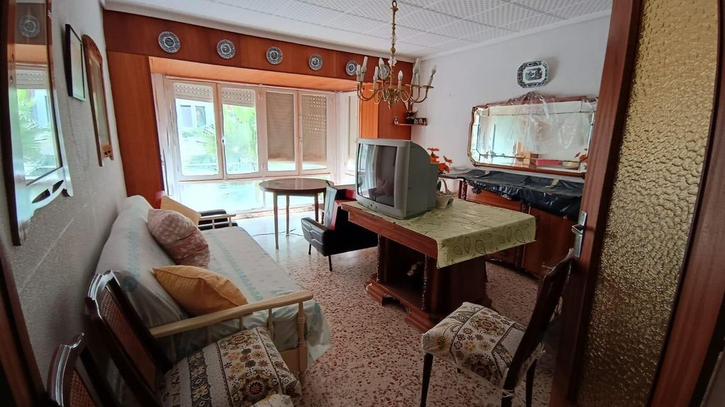 Property photo 1 of 2