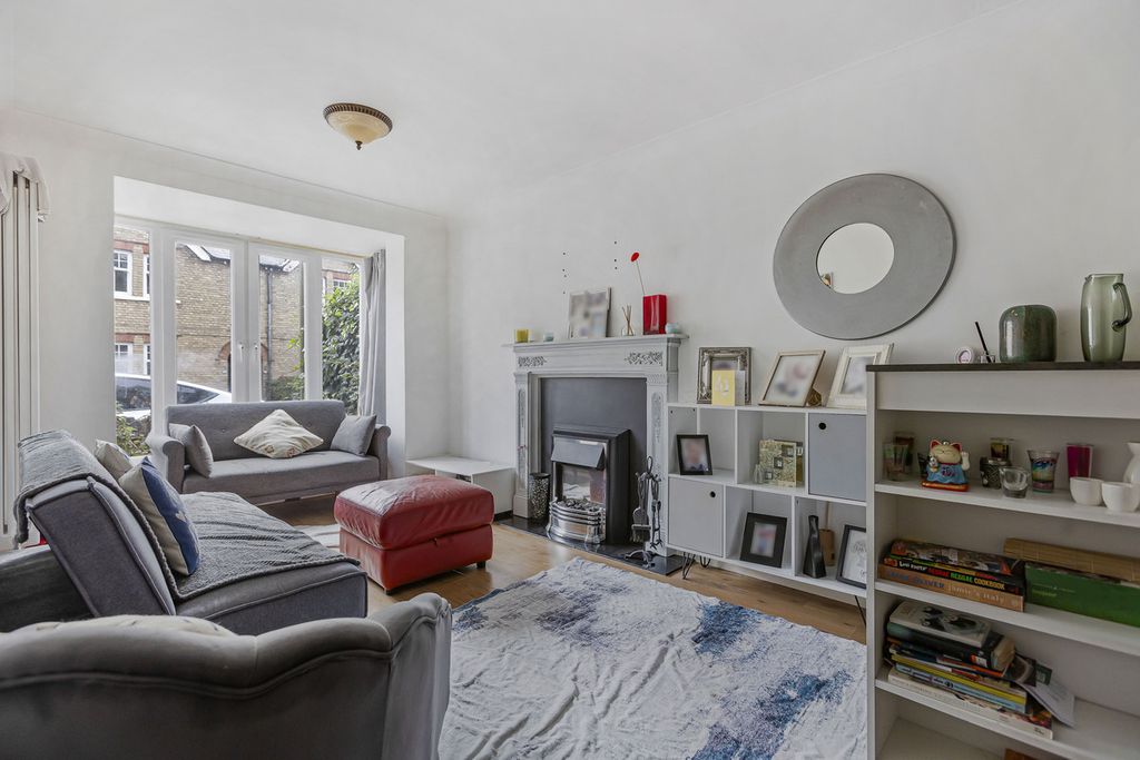 Property photo 2 of 19