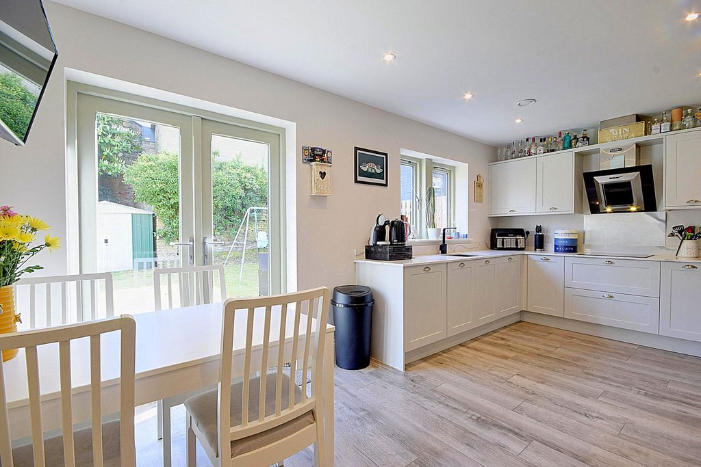 Property photo 3 of 28 Dsc_0183-Dsc_0185