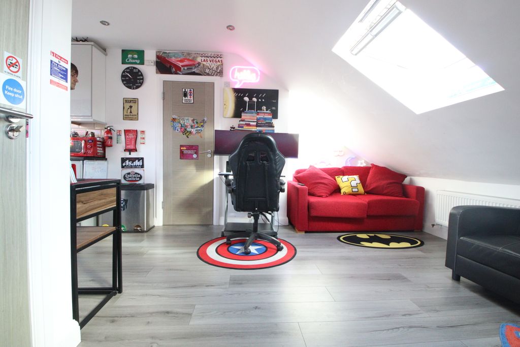 Property photo 2 of 6