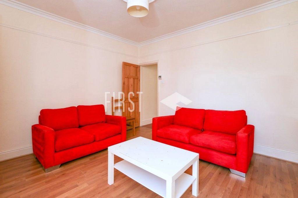 Property photo 2 of 14 Photo 3