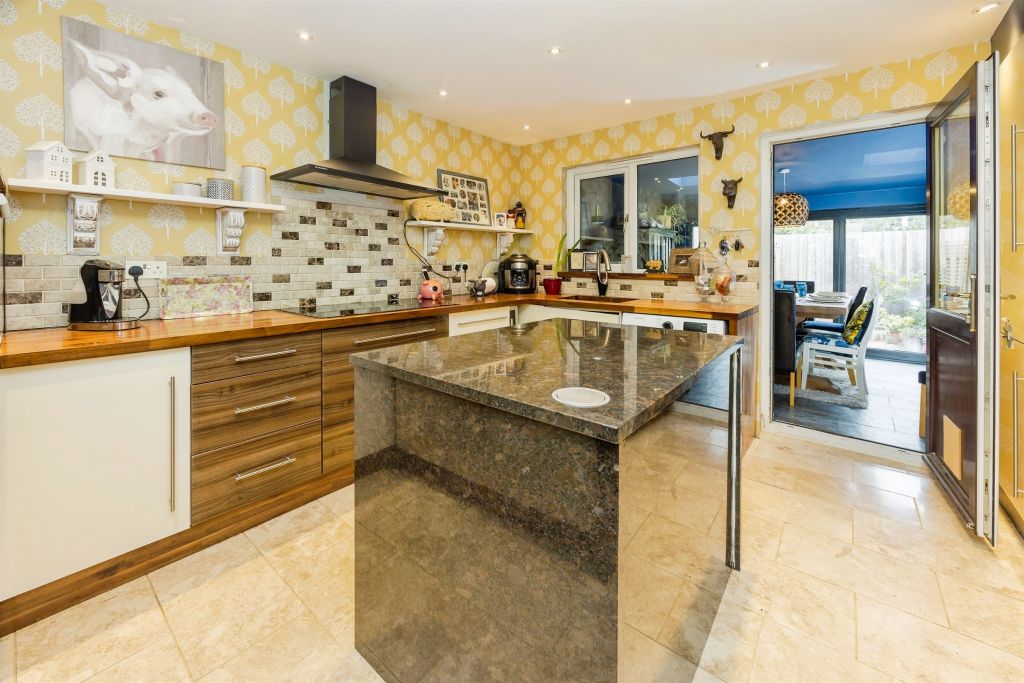 Additional image 4 of 2 bed terraced house for saleLancelot Close, Ifield, Crawley RH11