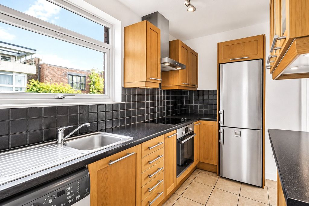 Property photo 3 of 14 Kitchen