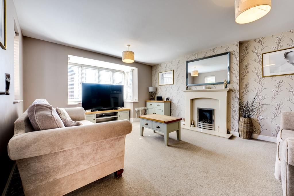 Property photo 3 of 36 19 Bennett Road, Corby-11.Jpg