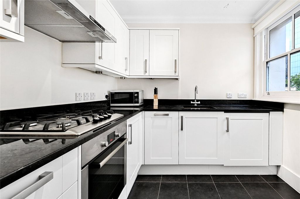 Property photo 2 of 12 Kitchen