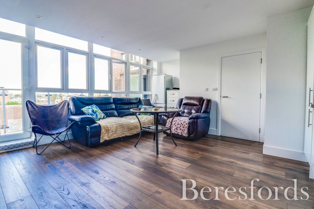 Property photo 2 of 12 Picture 2