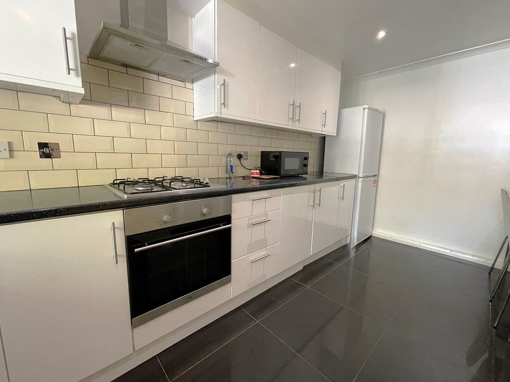 Property photo 2 of 16 Gallery