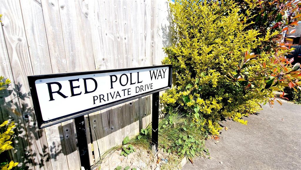 Property photo 2 of 23 Red Poll Way