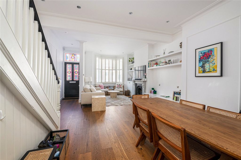 Property photo 3 of 17 Reception