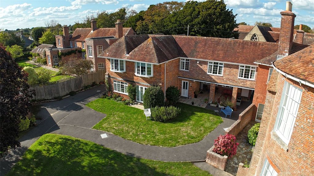 Property photo 2 of 19 Picture No. 30