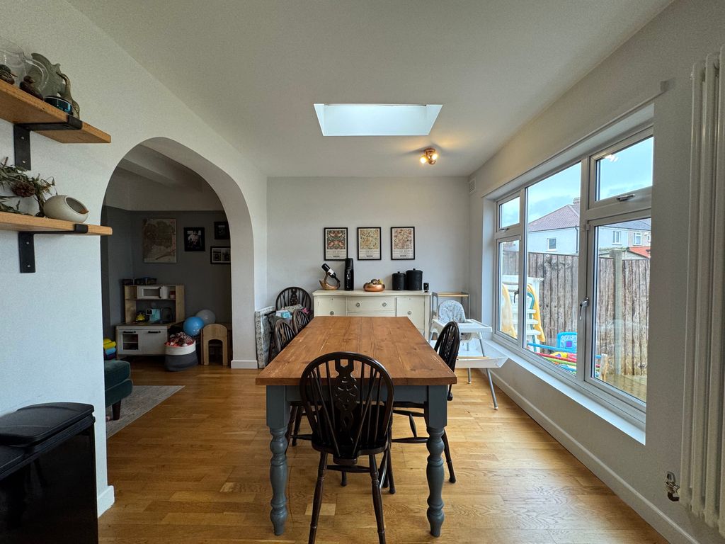 Property photo 3 of 21