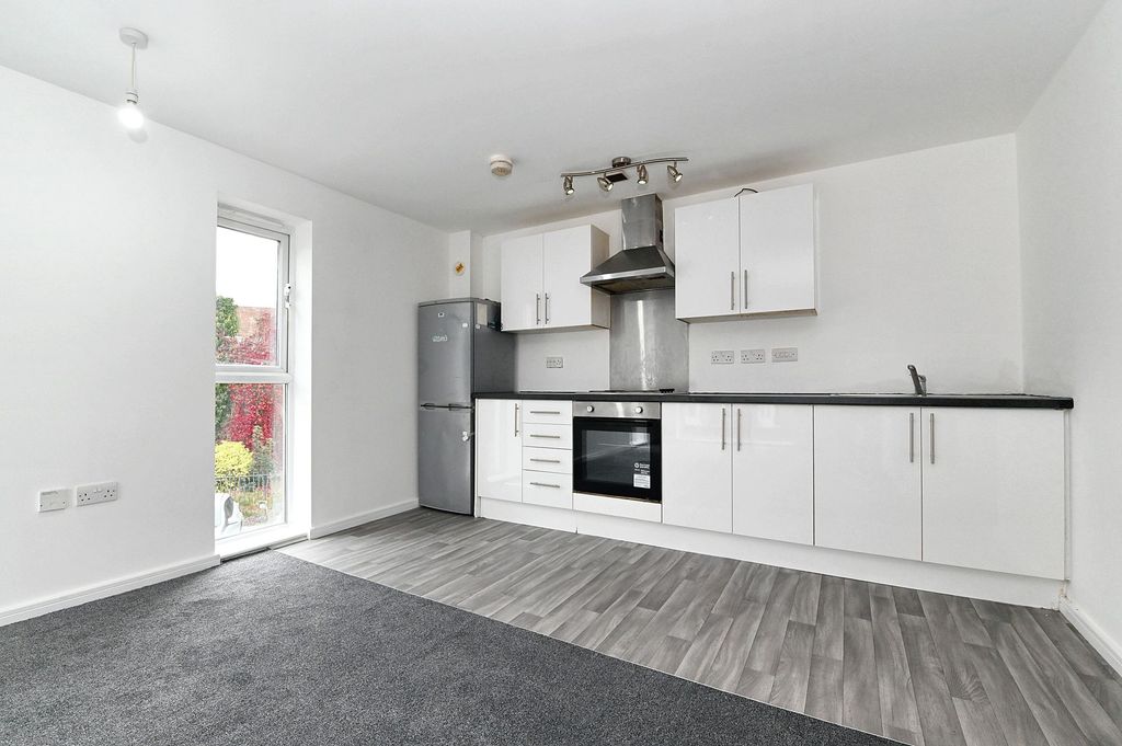 Property photo 1 of 9